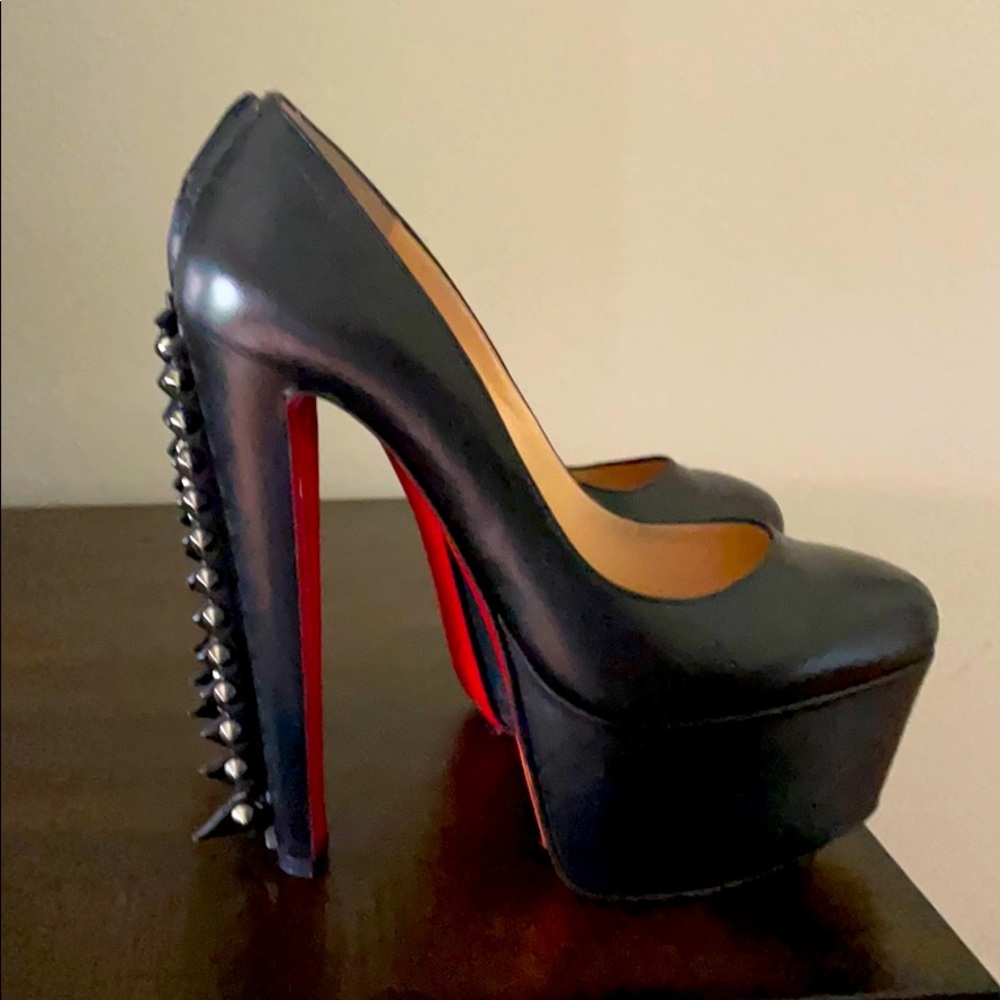 Black leather platform pumps Christian Loubotin